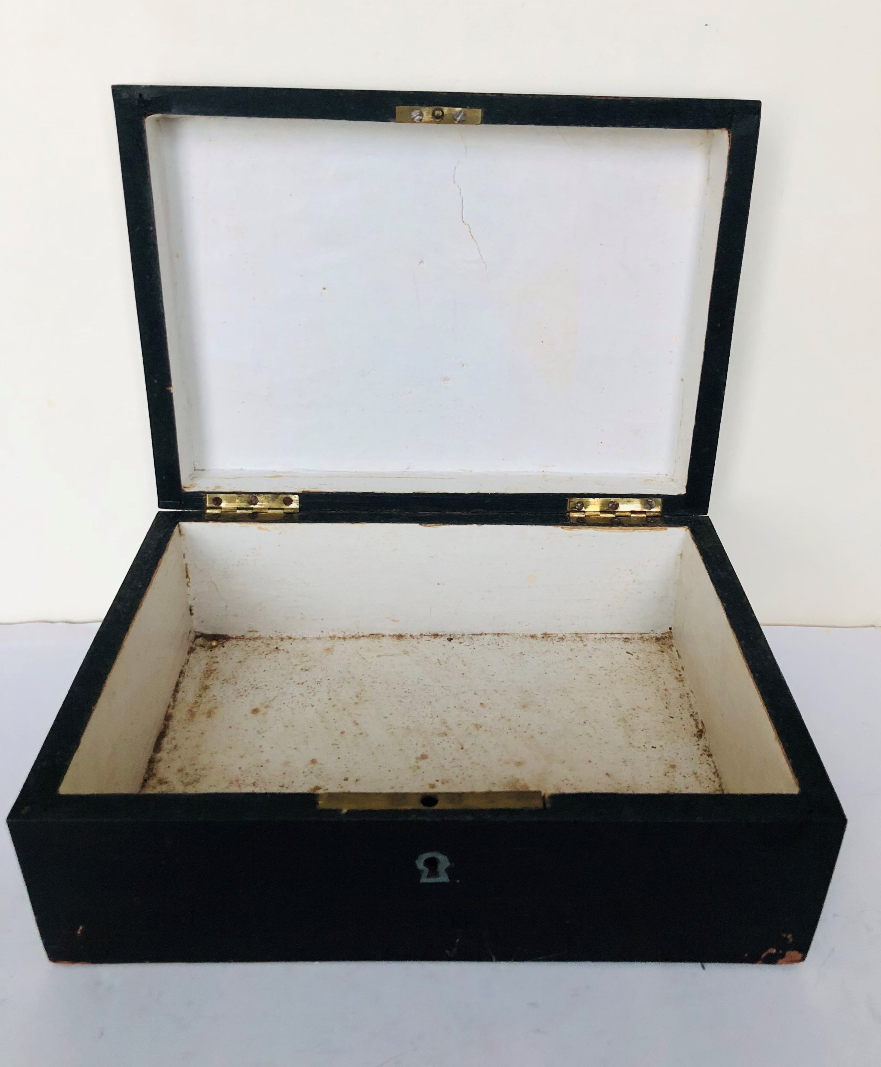 Lacquered wooden jewelry box