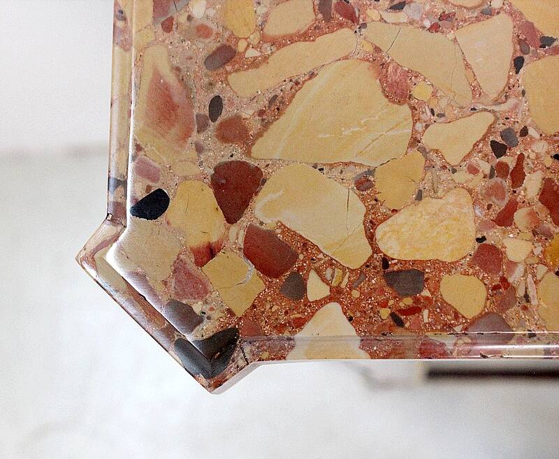 Small display cabinet in blonde mahogany veneer, Louis XVI style – 19th century.