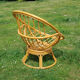 Fauteuil en rotin pivotant