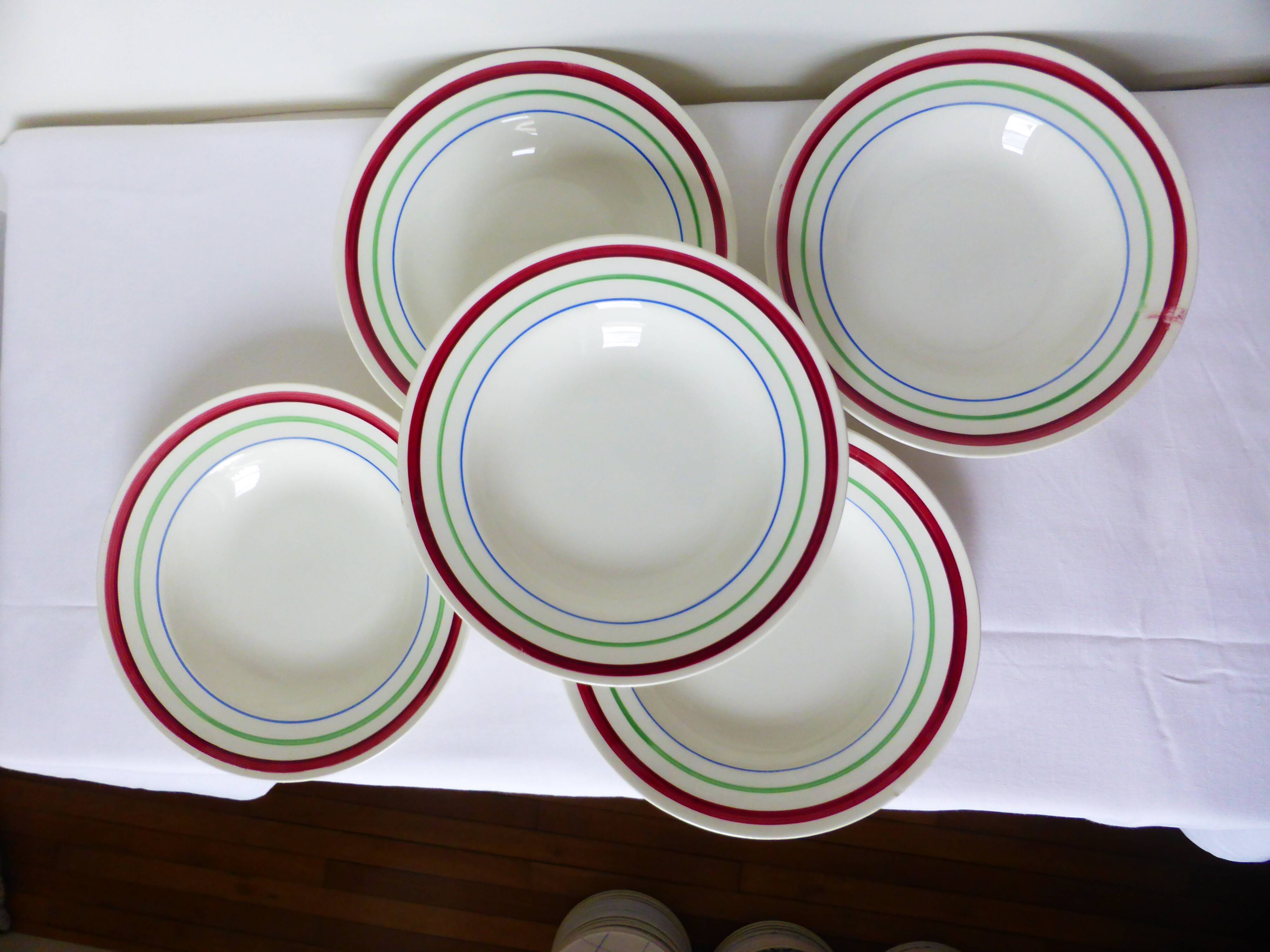 5 assiettes creuses vintage en porcelaine 220501