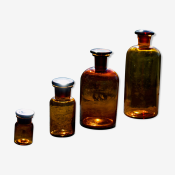 4 old apothecary bottles / amber glass pharmacy in perfect condition dated before 1960