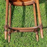 Pedestal table