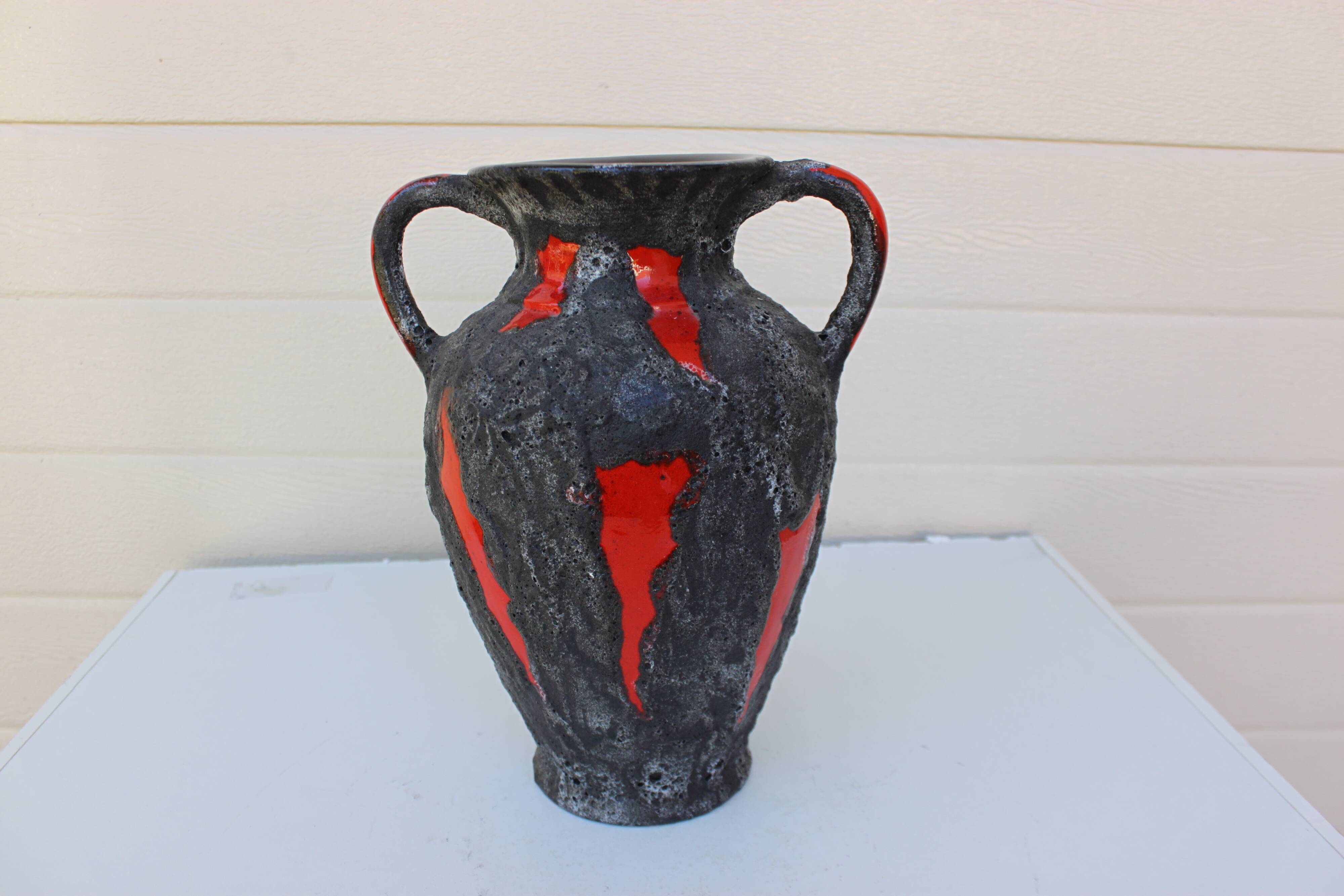 vase 1970 deux anses orange et noir
