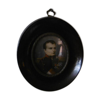 Napoleon 1st - frame medaillon painting on bone signee hil
