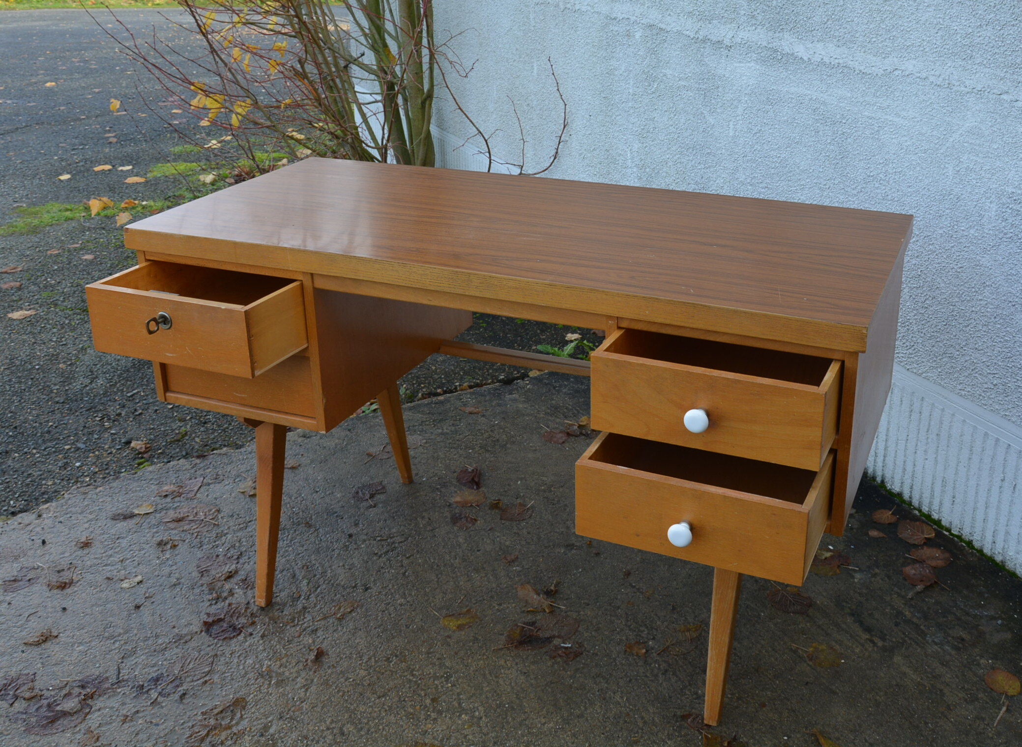 Vintage desk compass feet