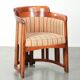 Concevoir une chaise de côté/de salle à manger avec un magnifique revêtement en tissu jaune luxueux.