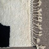 Moroccan rug in natural wool 250cm x 150cm