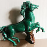 Cheval en faïence verte