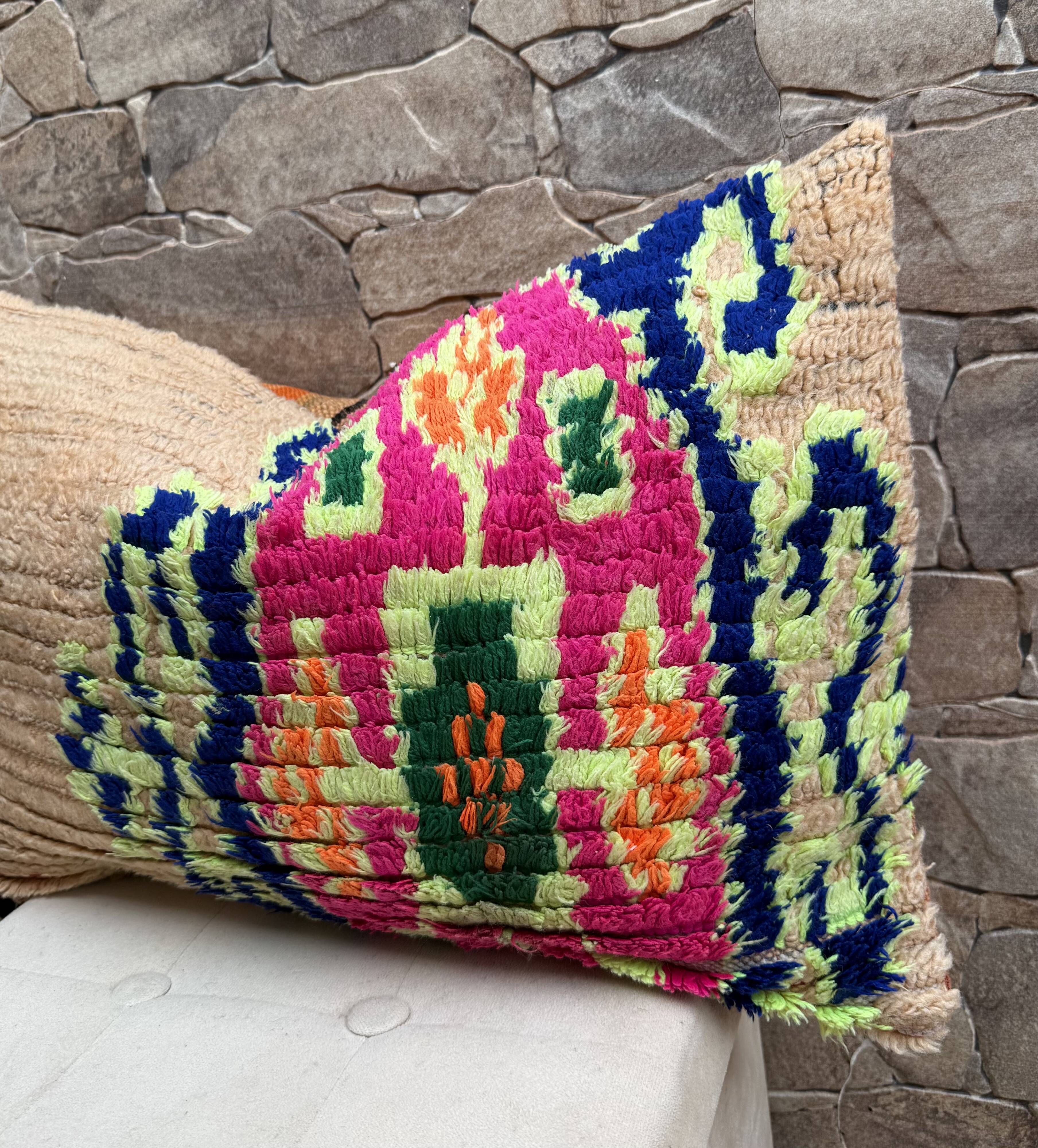 Vintage Berber kilim cushion cover: Moroccan wool cushion 60x40cm