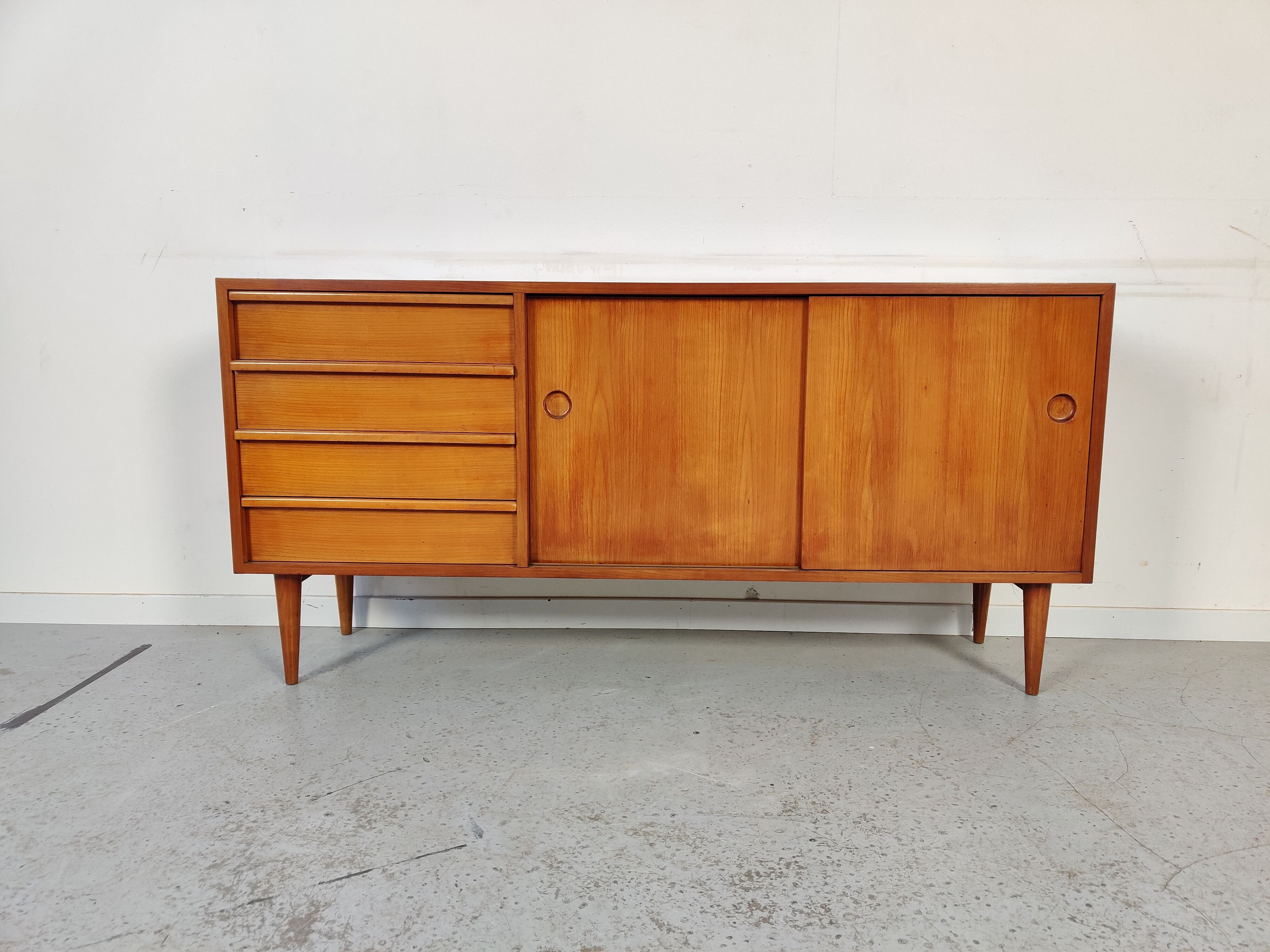 Scandinavian sideboard 60