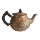Théière décorative ancienne à motifs feuilles de vigne en bronze