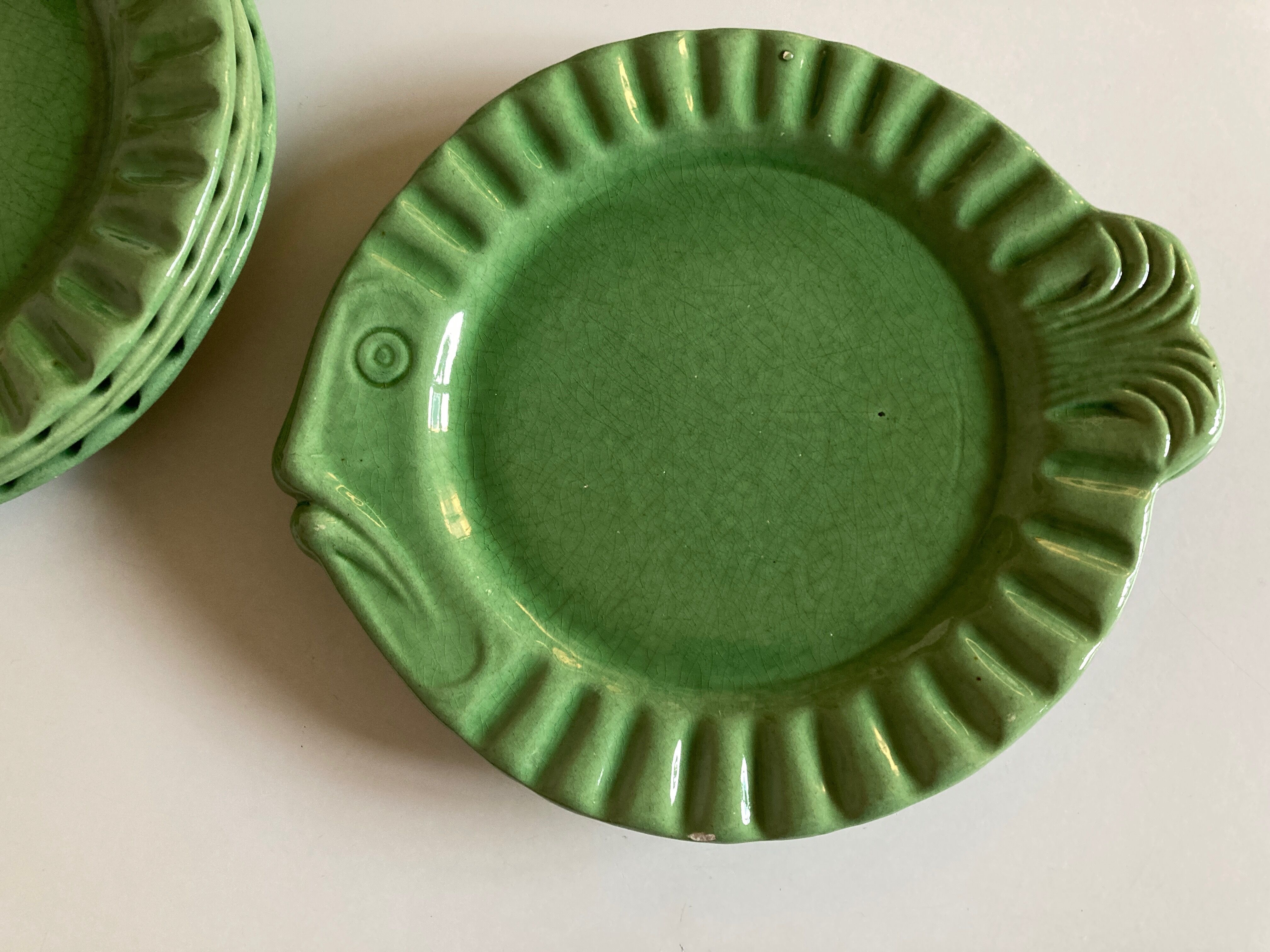Set de 6 assiettes en terre vernissée vert Atelier Cérenne Vallauris 1945 - 1958