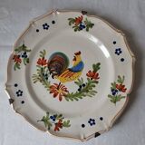 Decorative plate in earthenware with rooster design. Late 19th century.