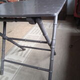 Folding table