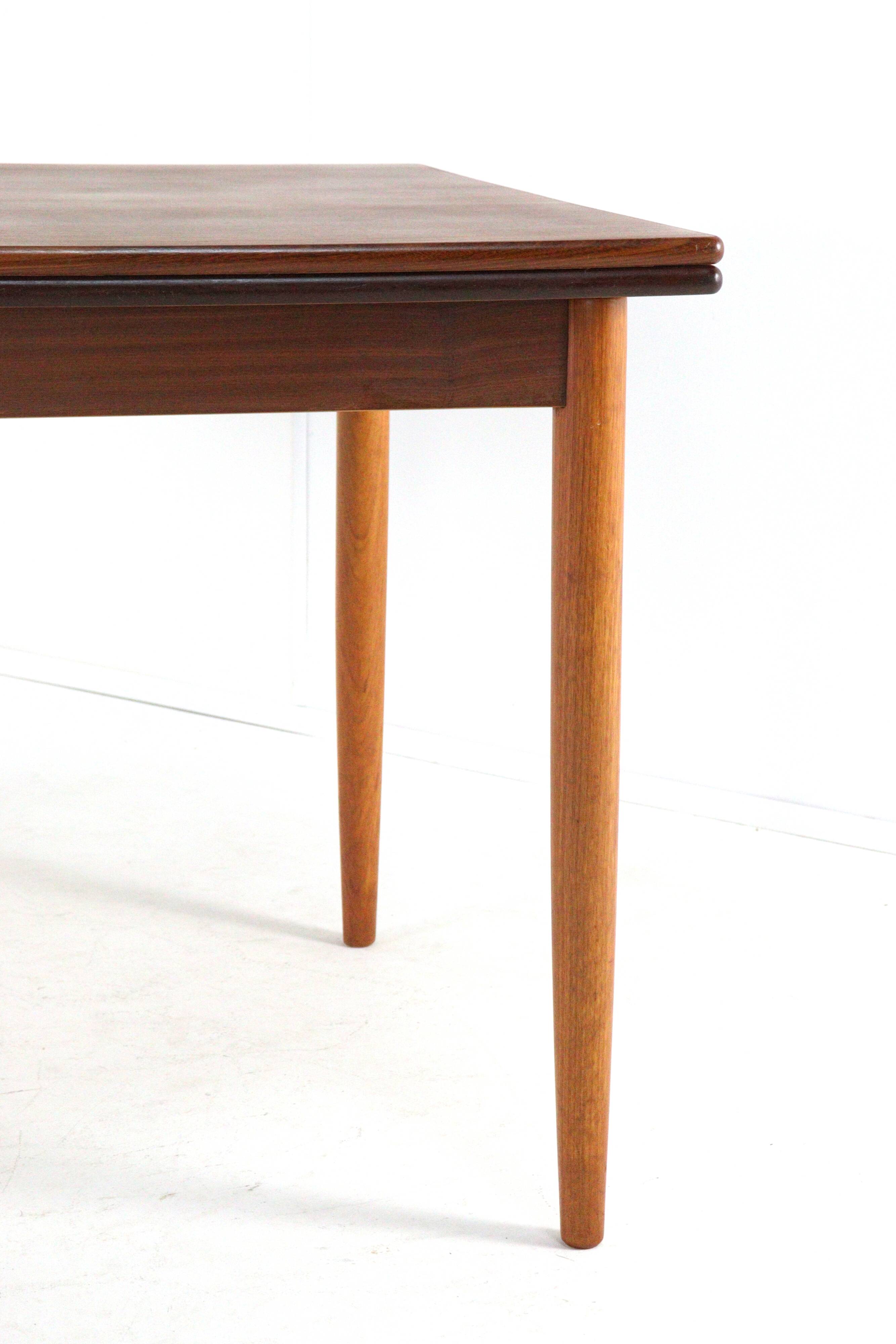 Rectangular extendable dining table 'Kaerum' - mid century modern
