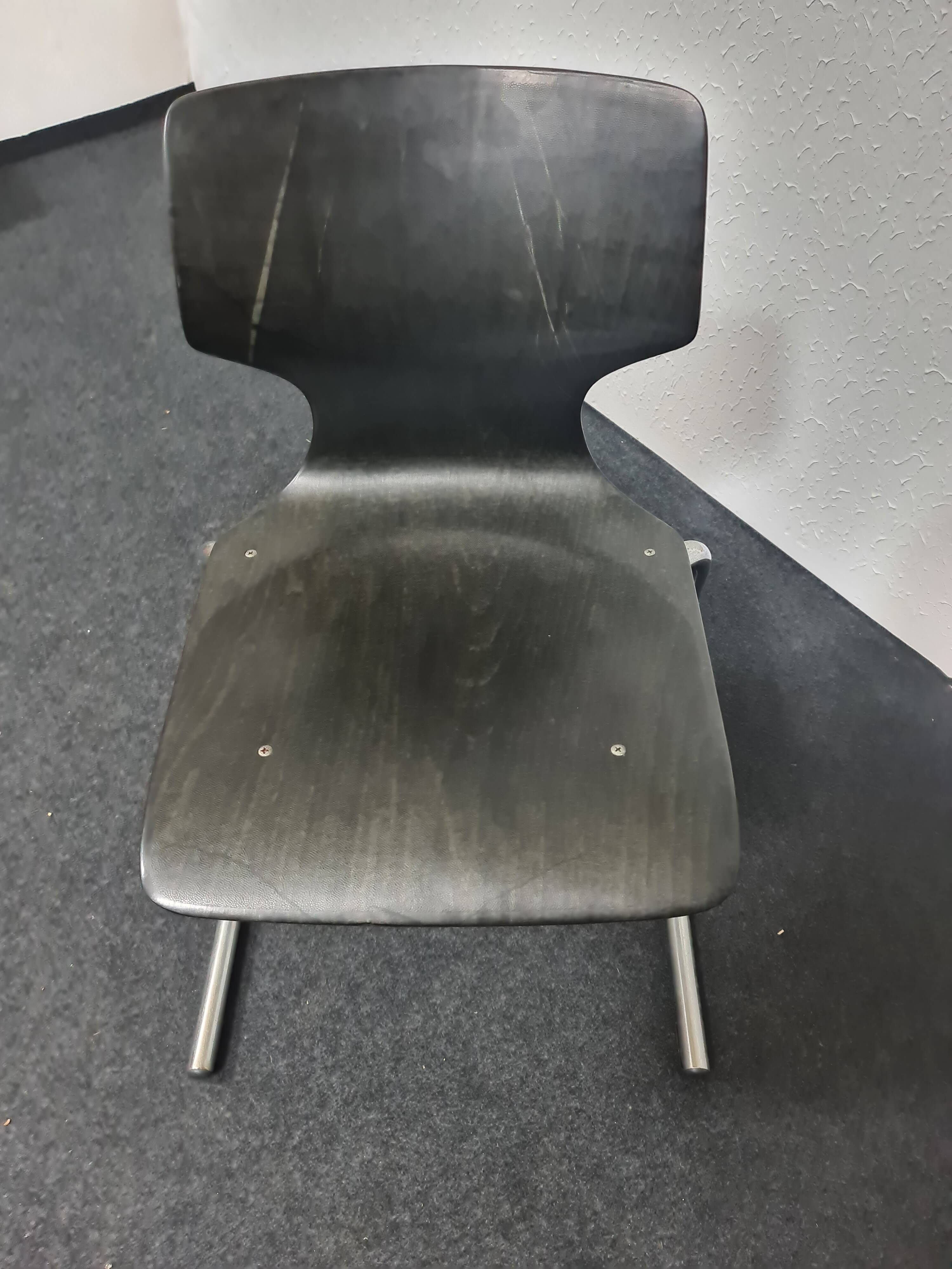 Vintage Flottoto tubular framed stacking chair