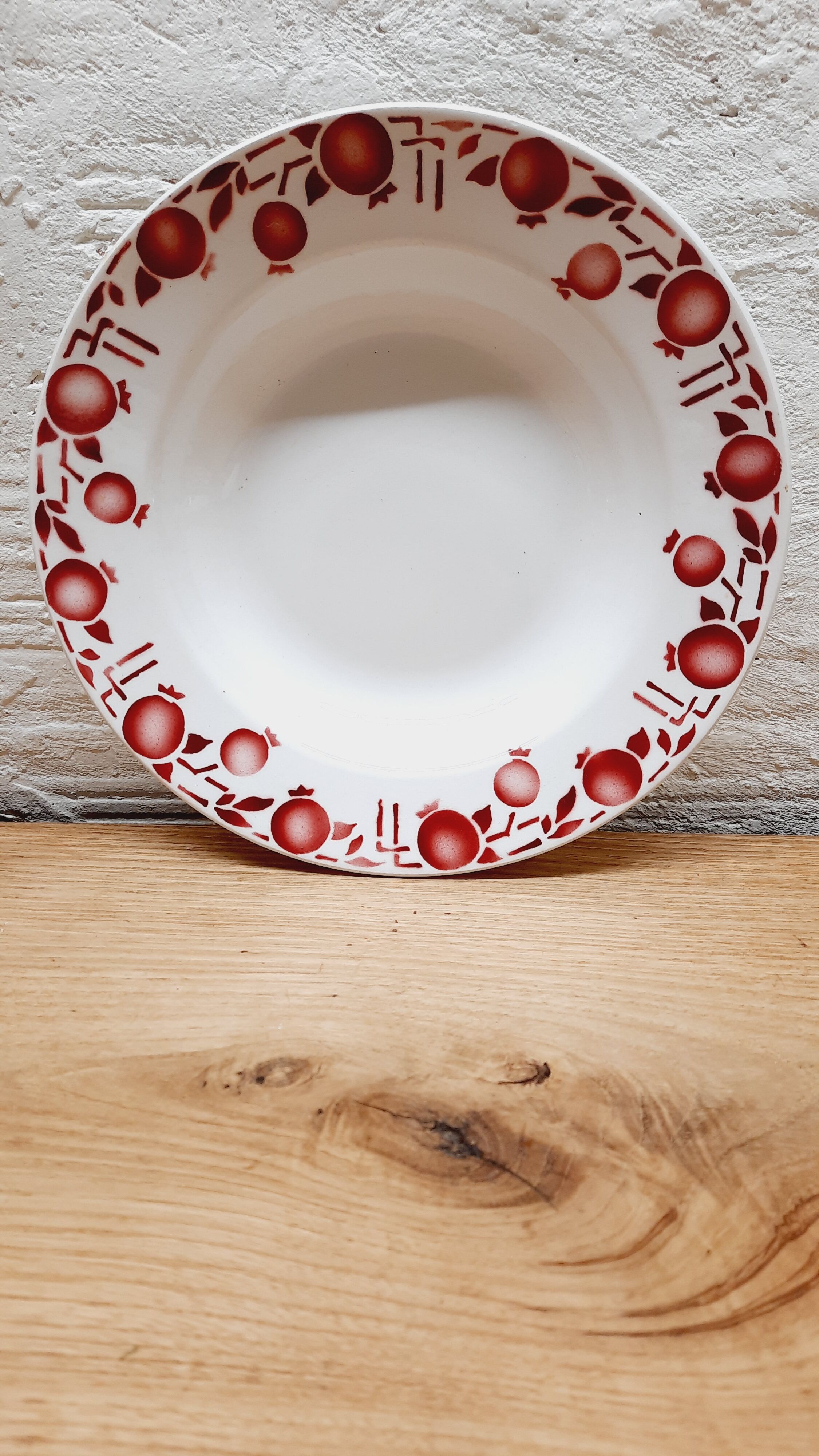 Set 4 pink hollow plates