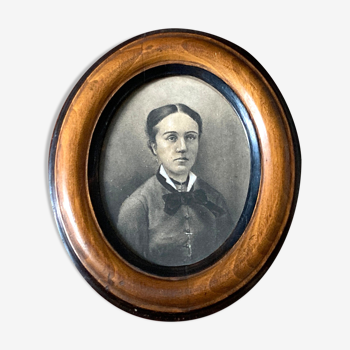 Portrait of a woman - old - in a nineteenth oval frame