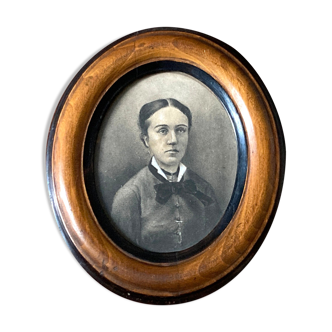 Portrait of a woman - old - in a nineteenth oval frame