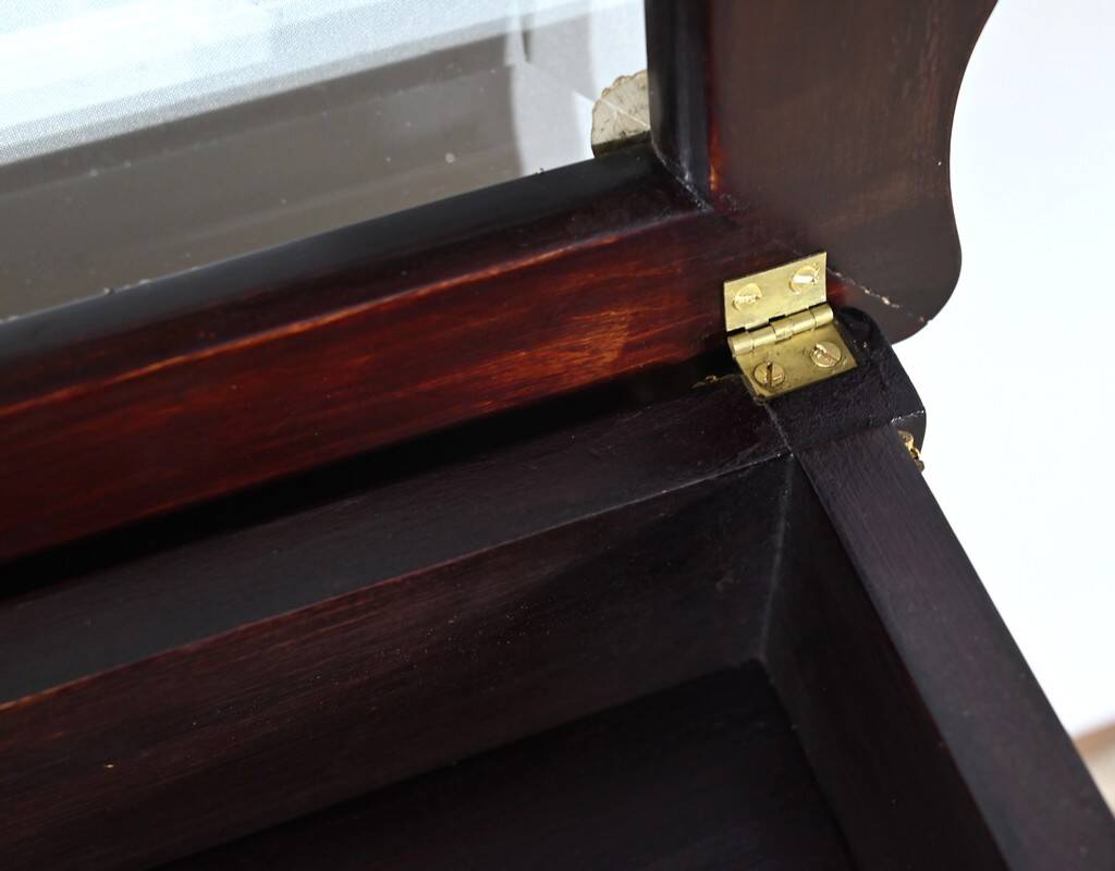 Middle Display Table in Stained Mahogany, Louis XV style, Napoleon III period – Mid-19th century