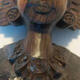 Buste indonésien en bois sculpté