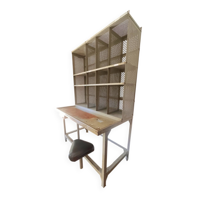 Bureau de tri postal industriel