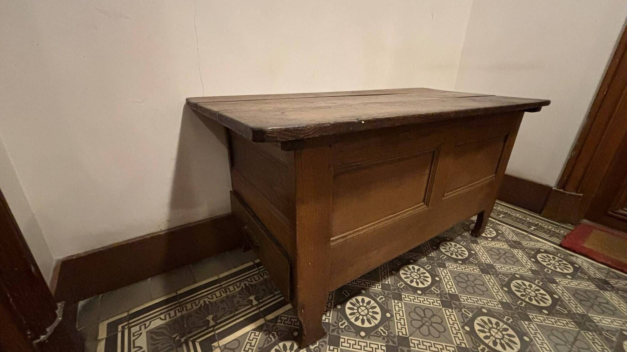 Old XIX solid dark wood dresser