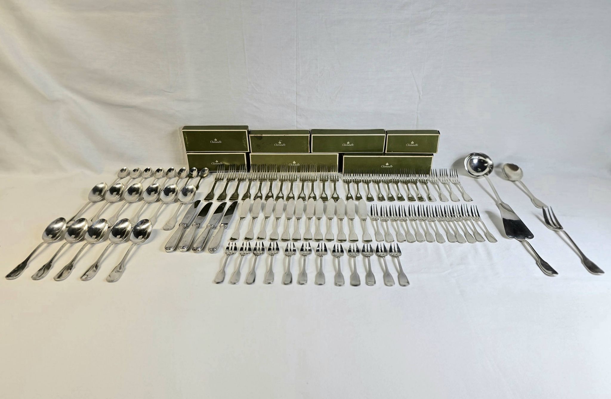 87-piece household cutlery set from Christofle, Versailles model, in metal.