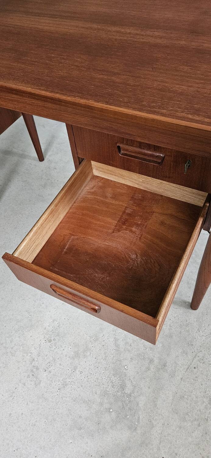 Gunnar Nielsen Tibergaard desk 1960 vintage Scandinavian teak