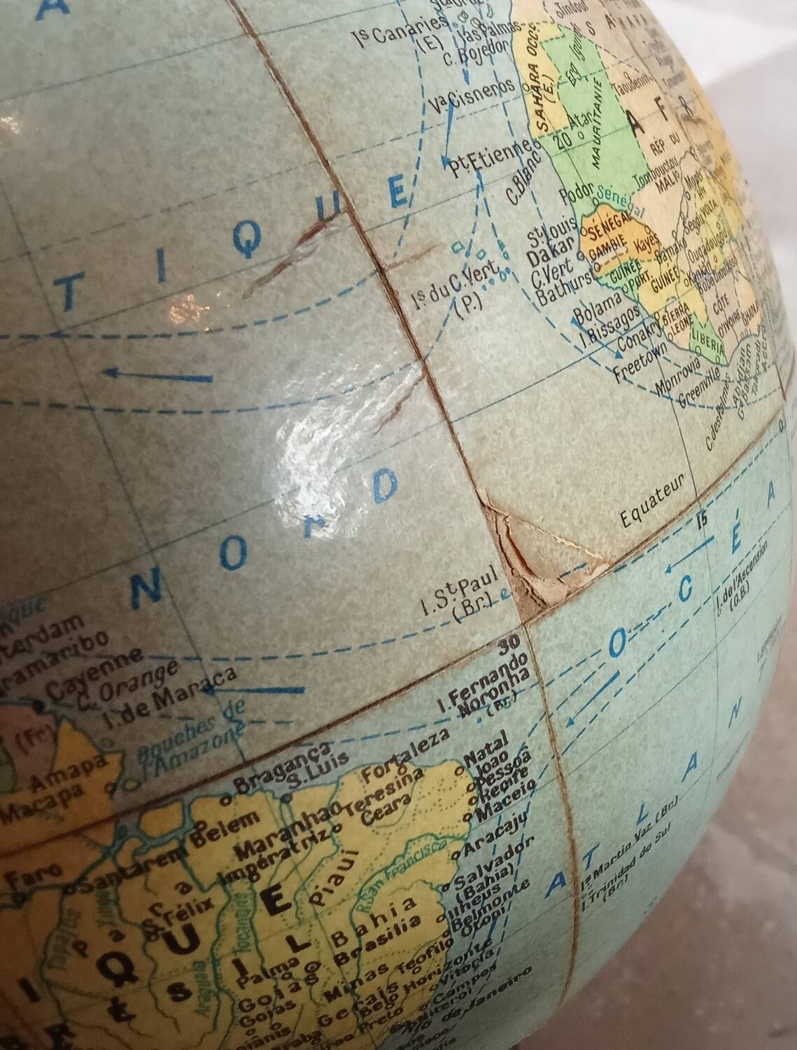 Ancien globe terrestre mappemonde Girard et Barrère