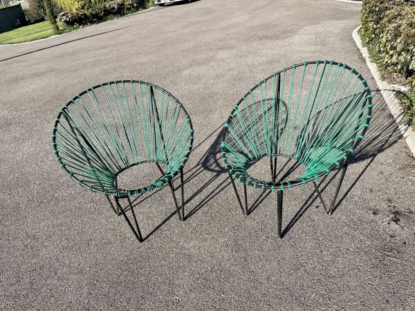 Paire de fauteuils de jardin Acapulco 1950 vintage chauffeuses scoubidou métal