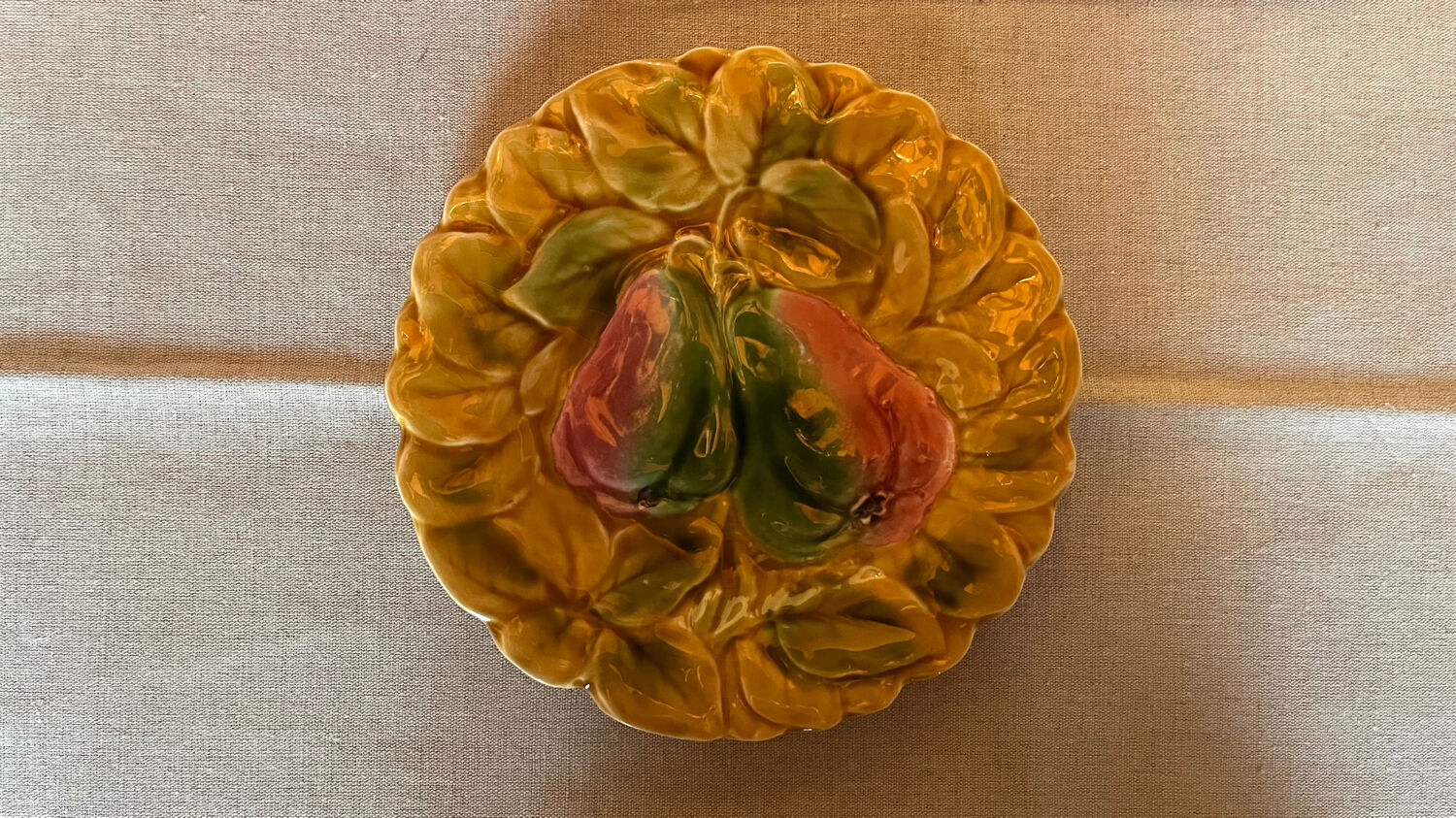 Set of 8 Sarreguemines barbotine dessert plates