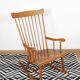 Chaise à bascule, rocking-chair, vintage en bois.