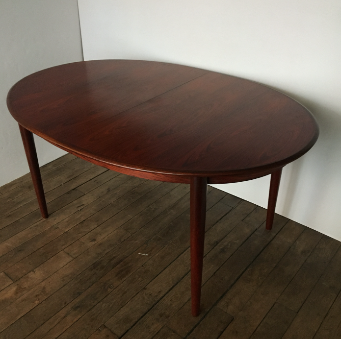 Rosewood extendable dining table