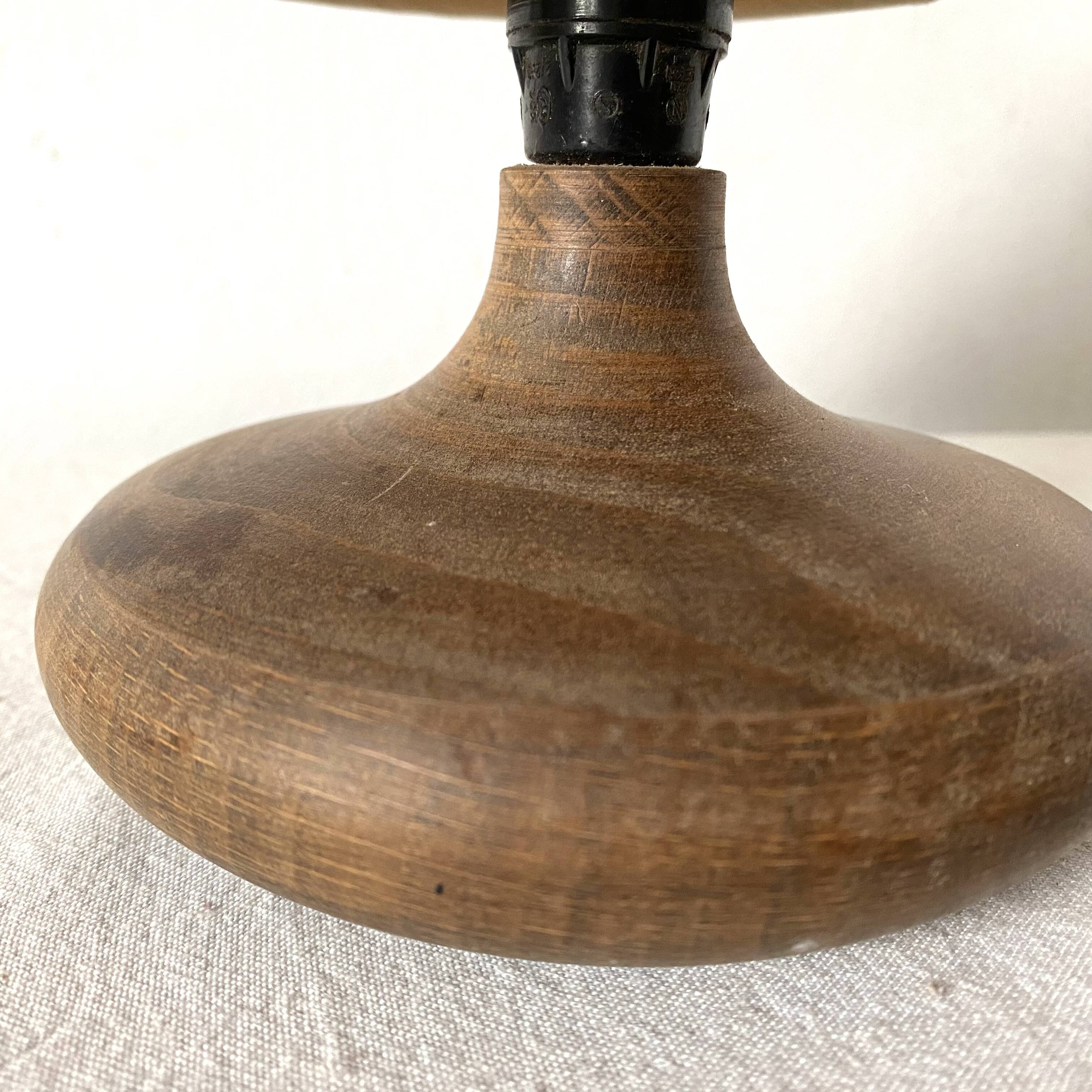 Lampe vintage en bois