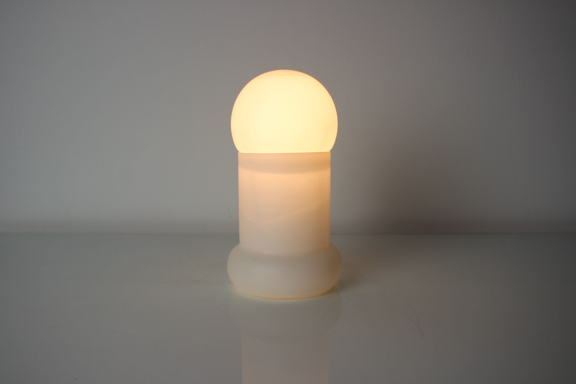 Mid-century all glass table lamp/ Osvětlovací sklo Valašské Meziříčí, 1970's.