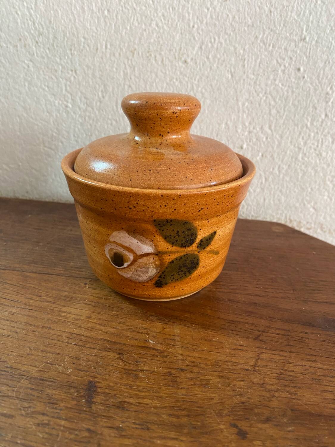 Saint-Amand stoneware sugar bowl, Rimini model.