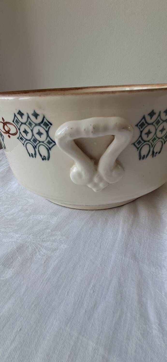 St Uze soup tureen from the 1930s.