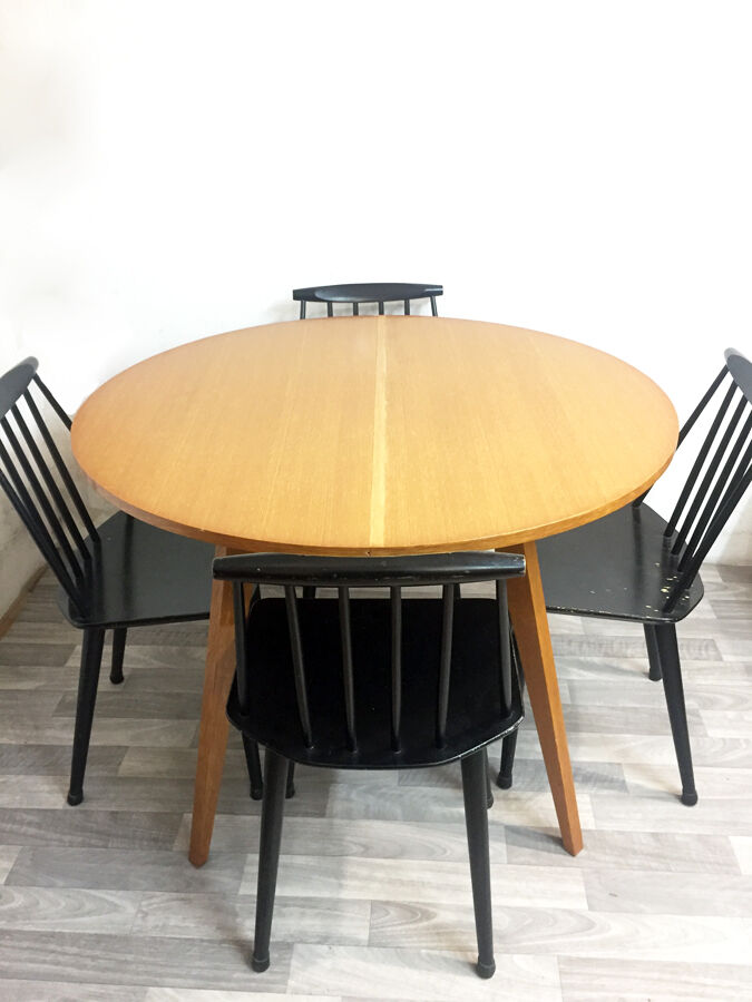 Table round feet compass, 1960