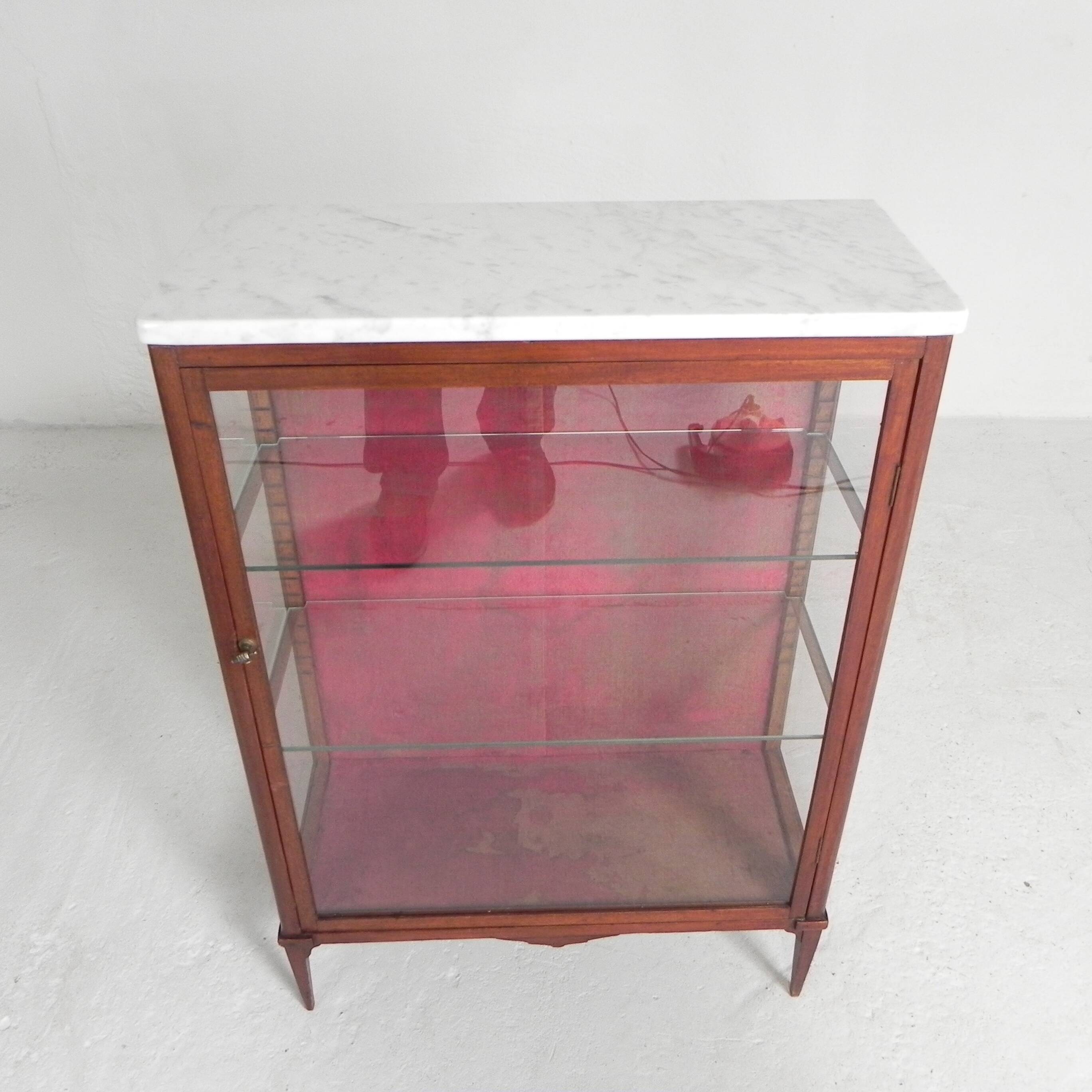 Mahogany display cabinet with marble top, 1920s