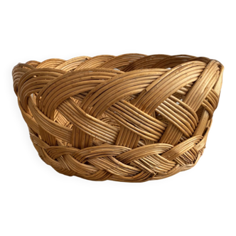 Woven straw basket