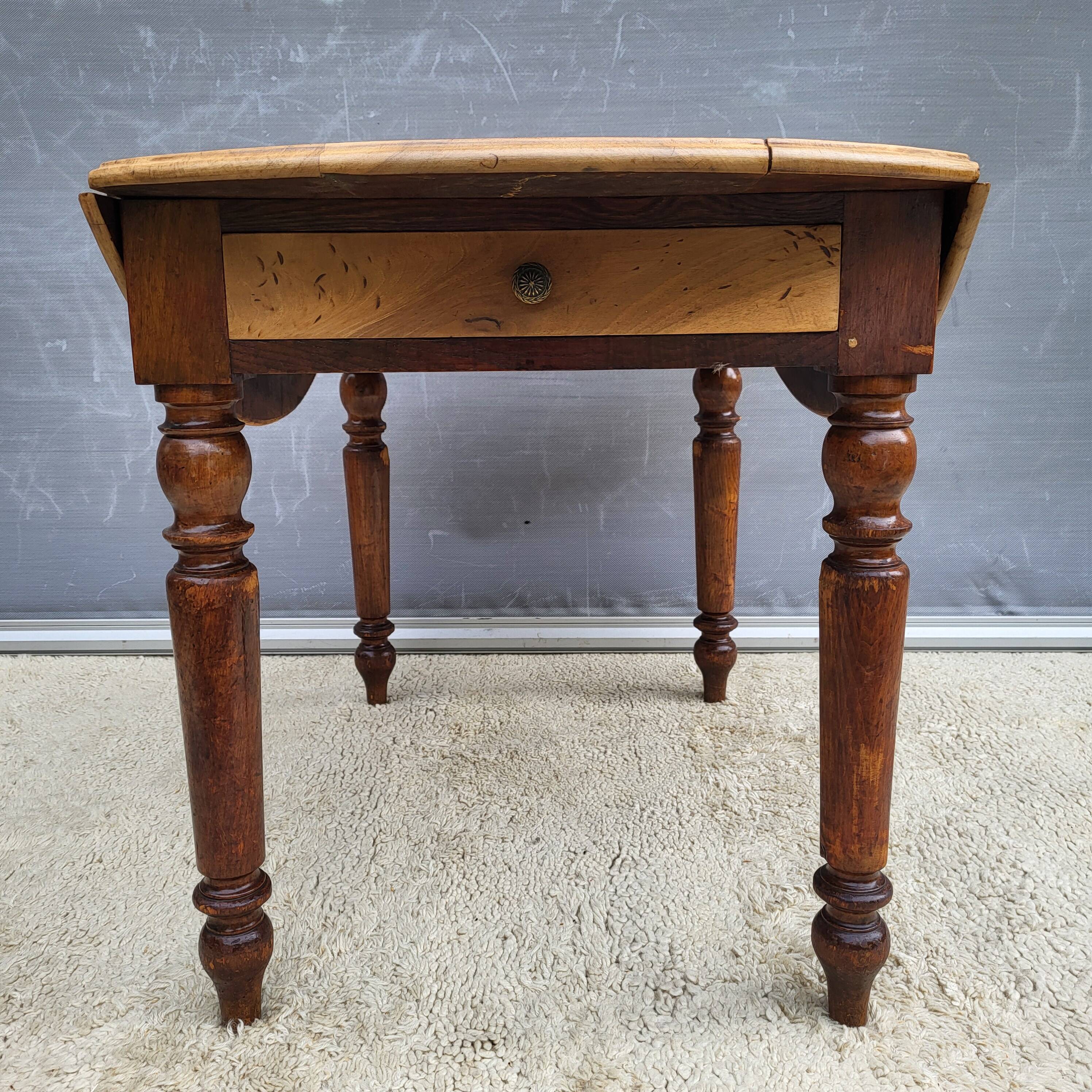Table XIXth in Elm and Cherry: The Louis-Philippe Elegance