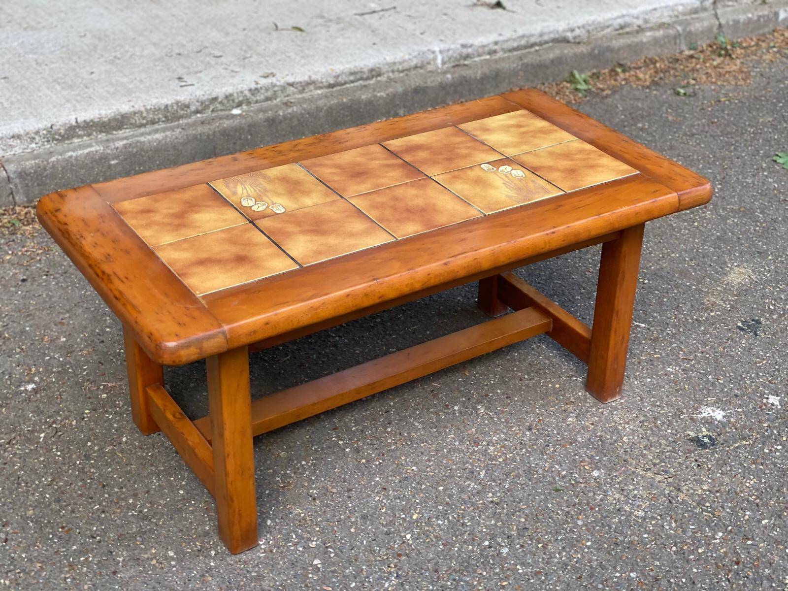 94cm Solid Wood and Tile Farmhouse Coffee Table