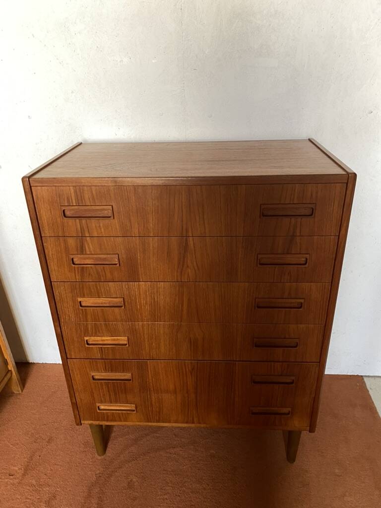 Commode scandinave