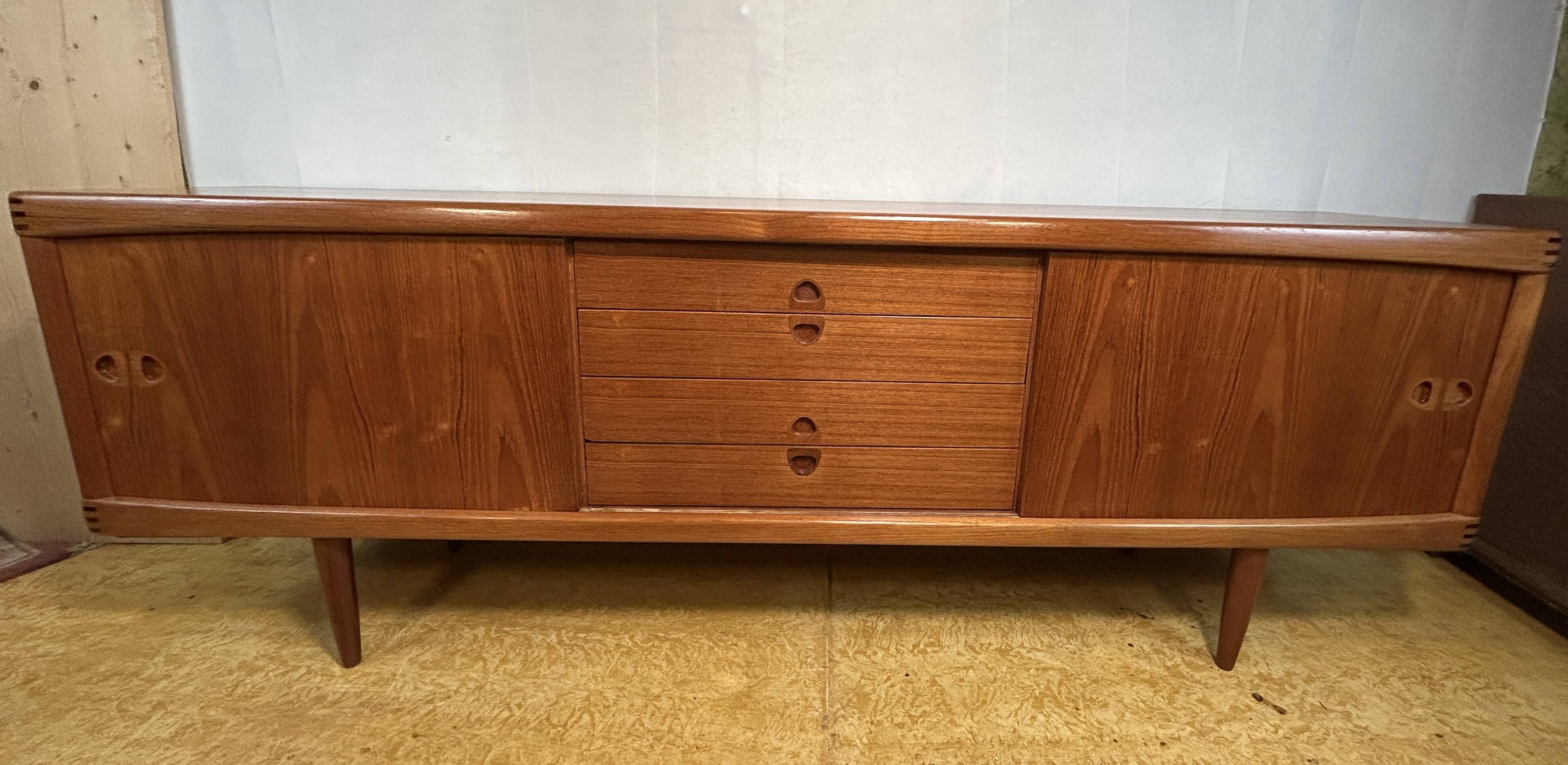 Danish Mid-Century Retro Vintage Teak Sideboard by Bramin – Design