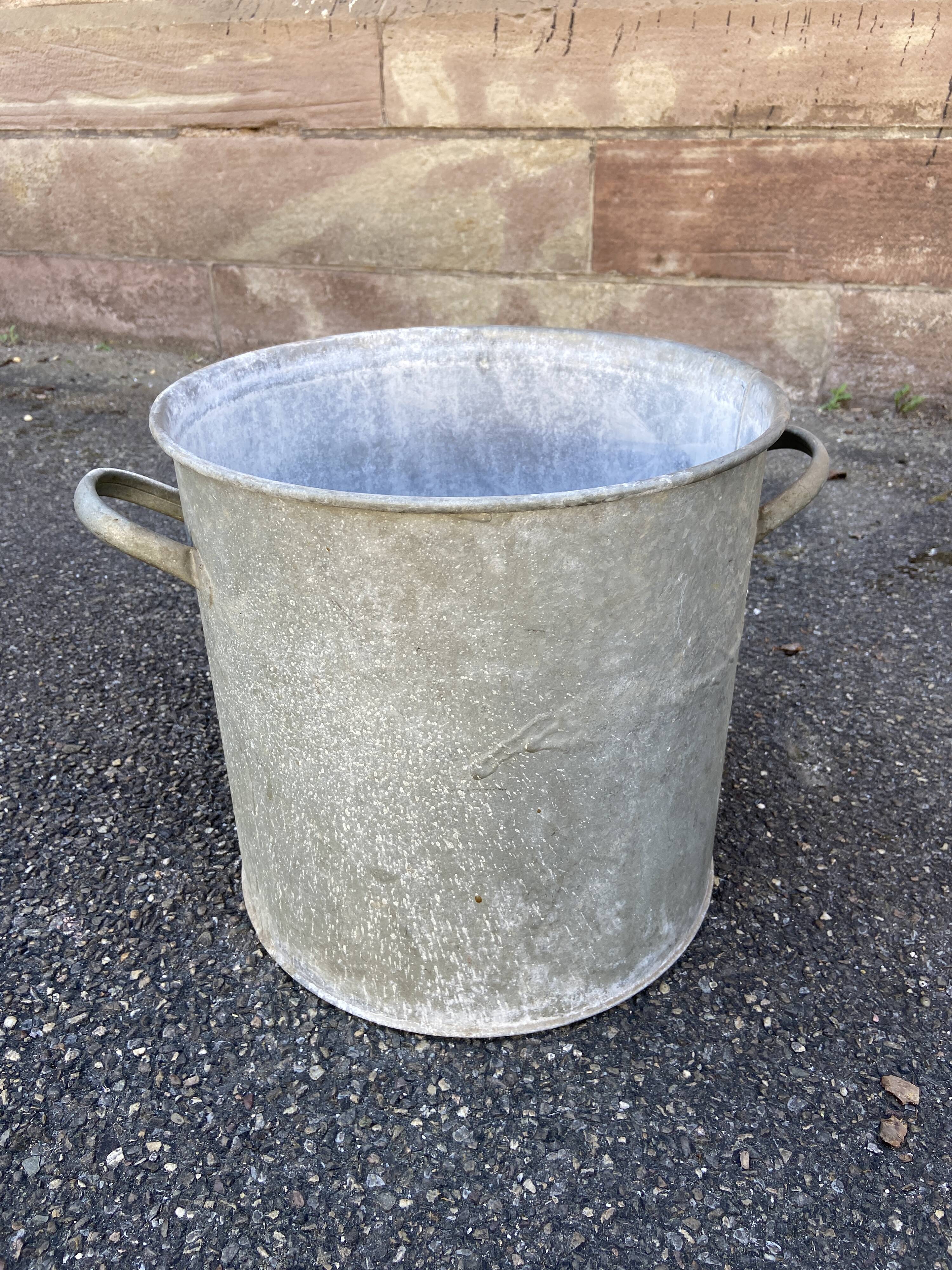 Planter basin in vintage zinc