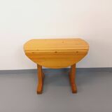 Vintage Charlotte Perriand Les Arcs round pine dining table from the 60s 70s
