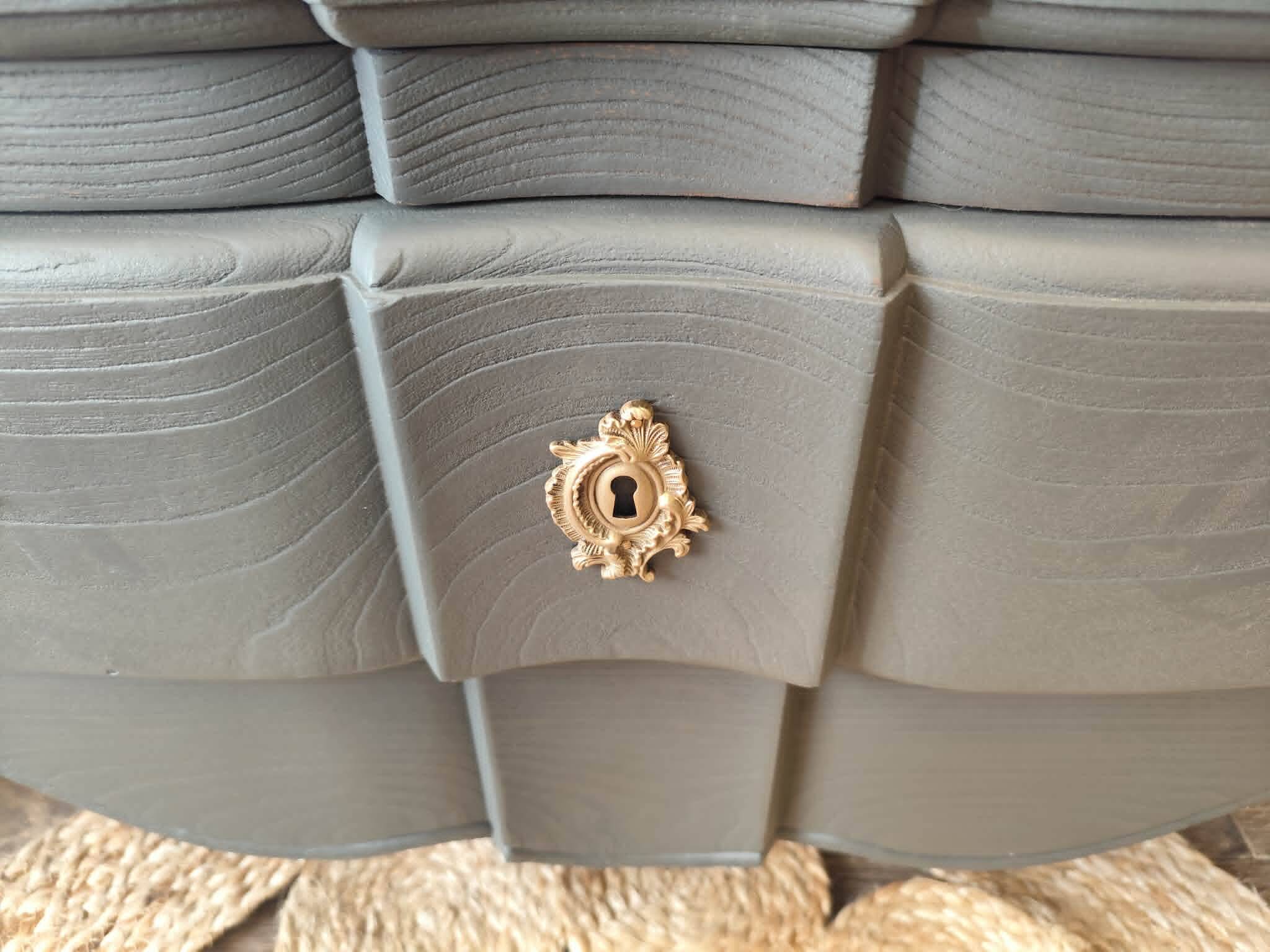 Cherry wood chest of drawers