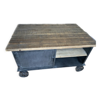 Coffee table industrial trolley style