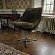 Fauteuil vintage marron sur pied étoile chromé